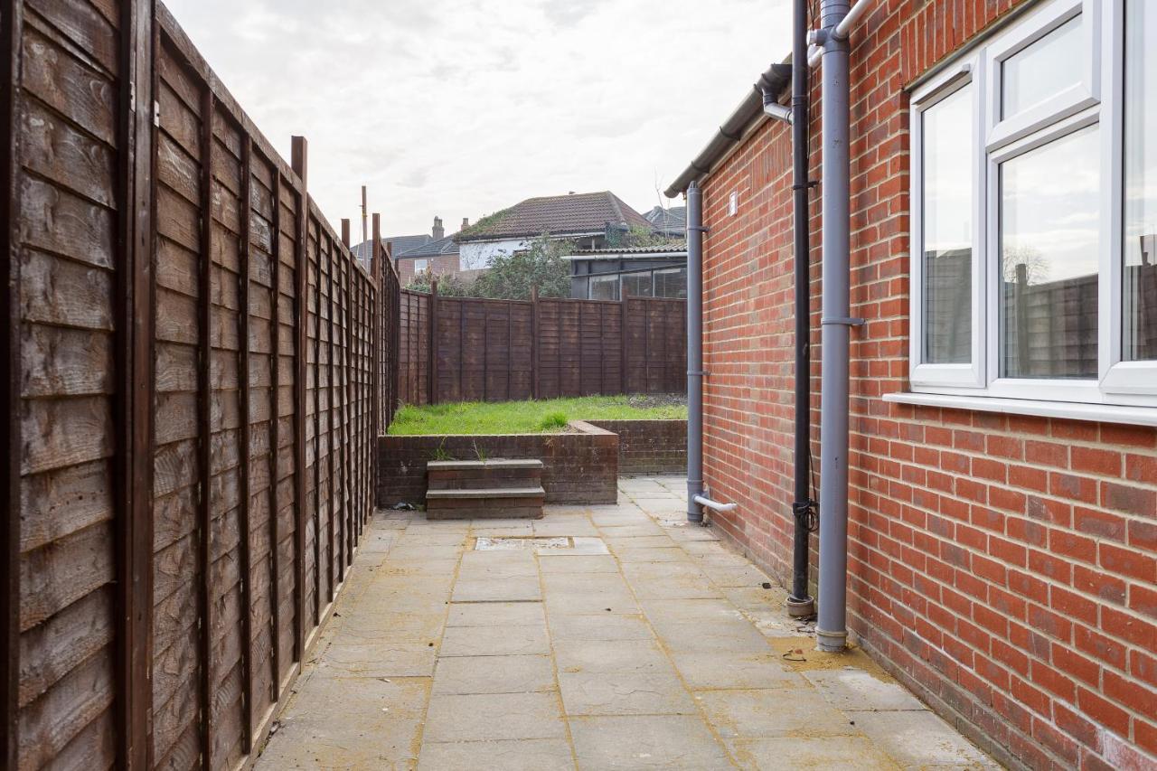 Blackberry - Stylish Self-Contained Flats In Soton City Centre سوثامبتون المظهر الخارجي الصورة